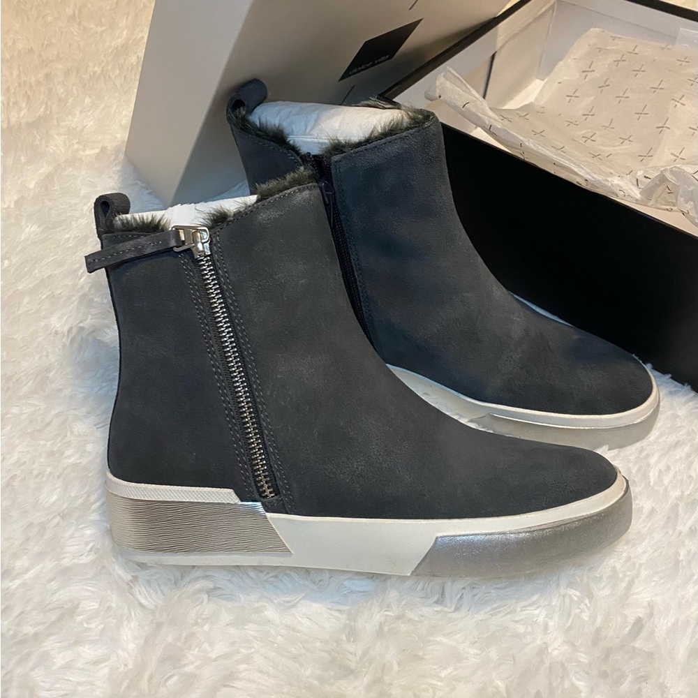 ⭐️New⭐️ Dolce Vita Zucca Faux Fur-Lined Suede Sneakers - Size 6.5